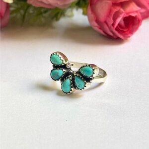 Elegant Silver and Turquoise Ring